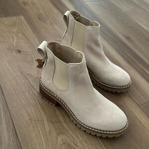 Suede booties ‘Bertuchi’ NWT size 8/39